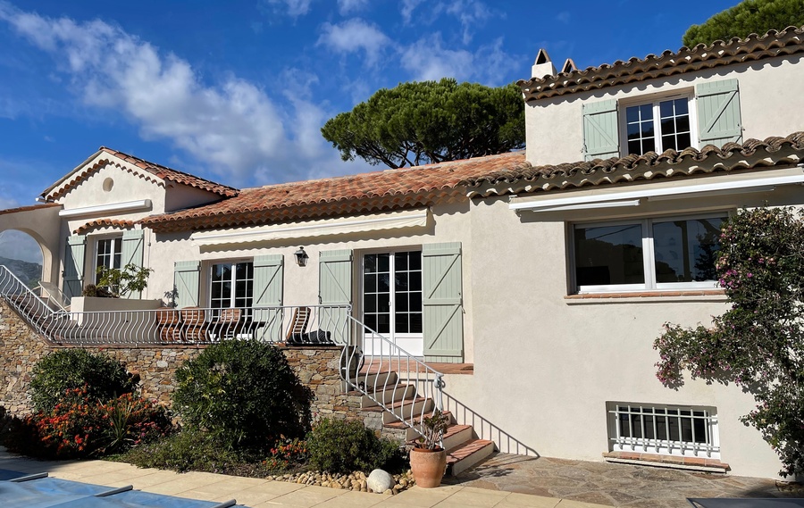 La gamme de fen&ecirc;tres PVC &agrave;&nbsp;CAMBRAI