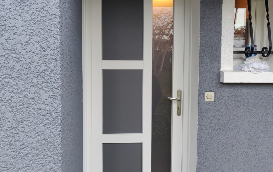 Notre gamme de portes d'entr&eacute;e en PVC CLASSIQUE et PVC CONTEMPORAINE &agrave;&nbsp;CAMBRAI